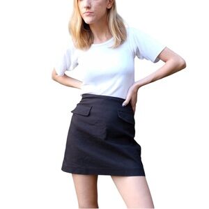 VTG FOREVER 21 Black A-Line High Waisted Mini Skirt w/ Faux Flap Pockets @ Front